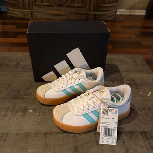 adidas Kids' VL Court 3.0 Sneakers - White/Light Blue/Gum Sole